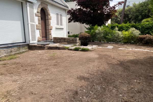 terrain-brut-projet-terrasse Terrain avant aménagement terrasse